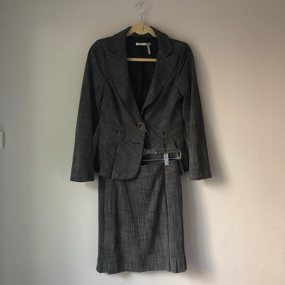 Classiques Entier: Gray blazer and skirt set